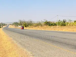 Viwanja Viwili (2) Kwa Pamoja Vinauzw Fela Bandar Jiran Na Reli Ya SGR