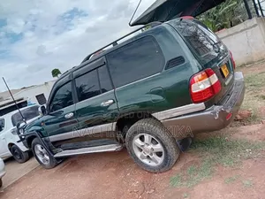 Toyota Land Cruiser 2005 Green