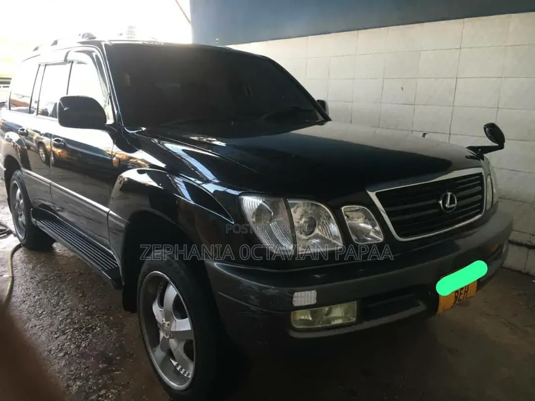 Lexus LX 470 AWD 2000 Black