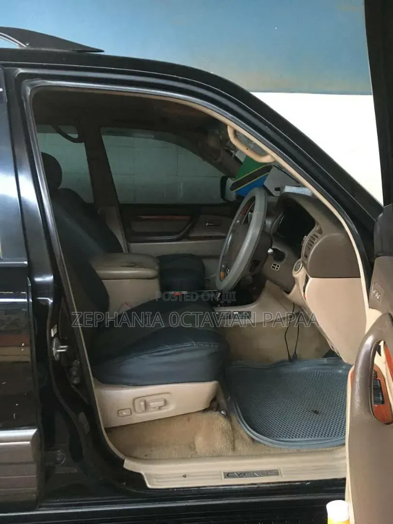 Lexus LX 470 AWD 2000 Black