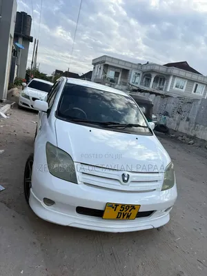 Toyota IST 2004 White