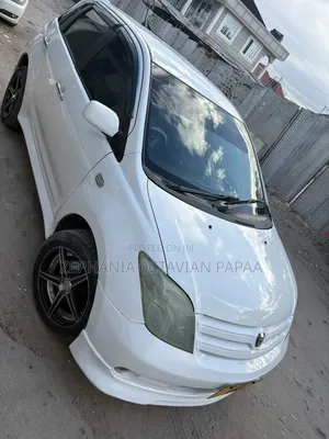 Toyota IST 2004 White