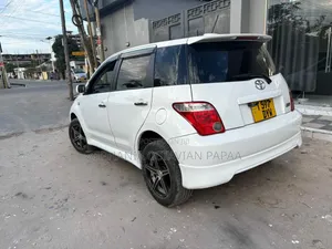 Toyota IST 2004 White
