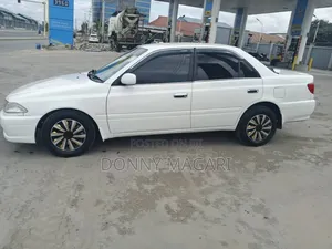 Toyota Carina 2000 White