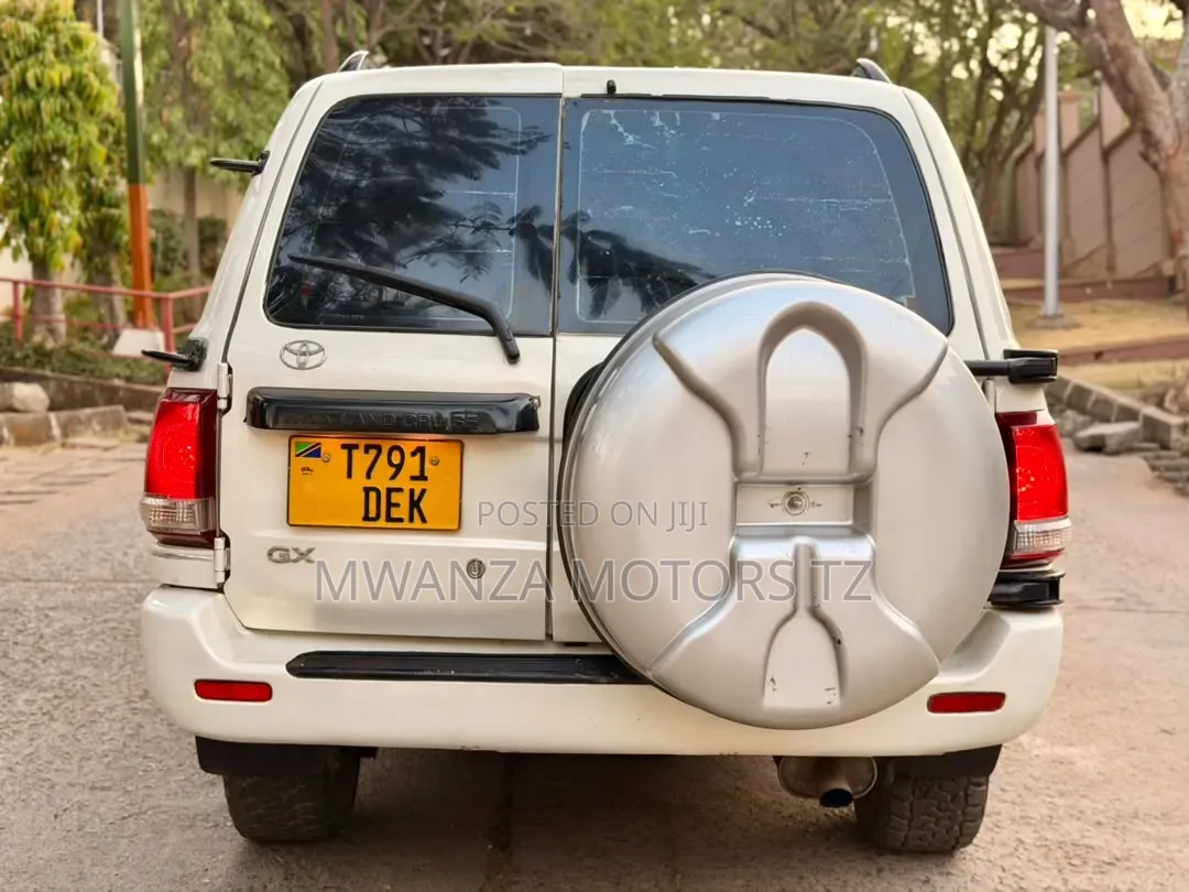 Toyota Land Cruiser 2003 Off white