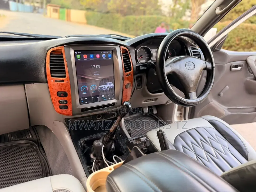 Toyota Land Cruiser 2003 Off white