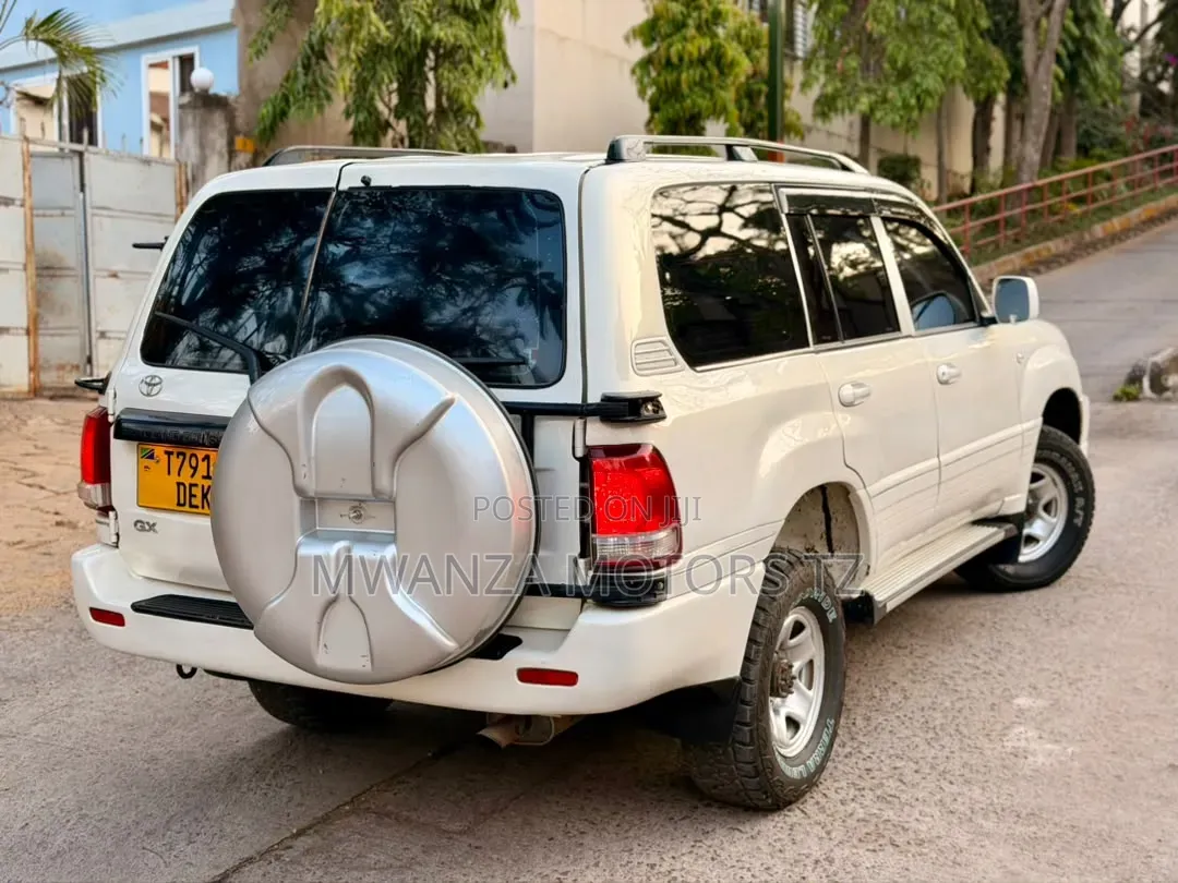 Toyota Land Cruiser 2003 Off white