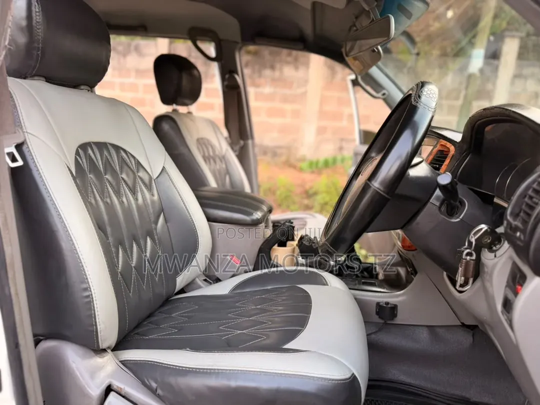 Toyota Land Cruiser 2003 Off white