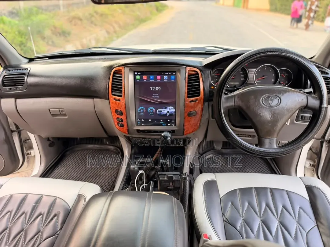 Toyota Land Cruiser 2003 Off white
