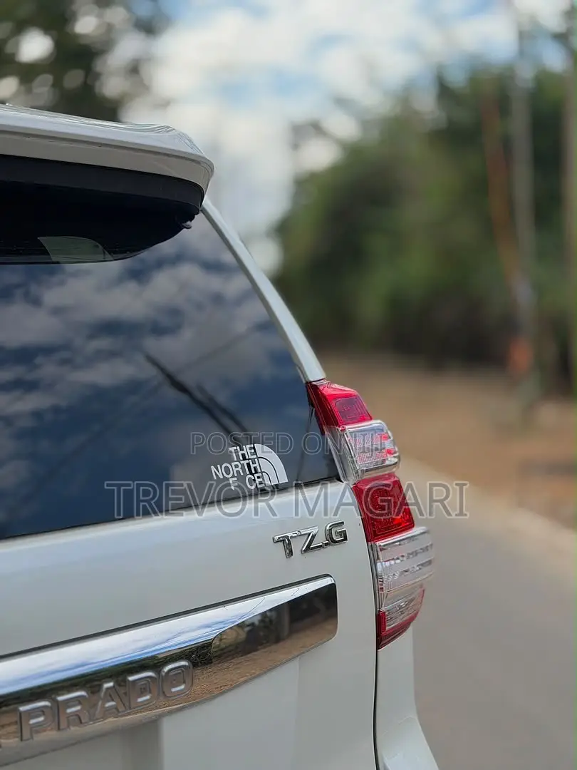 Toyota Land Cruiser Prado 2016 White
