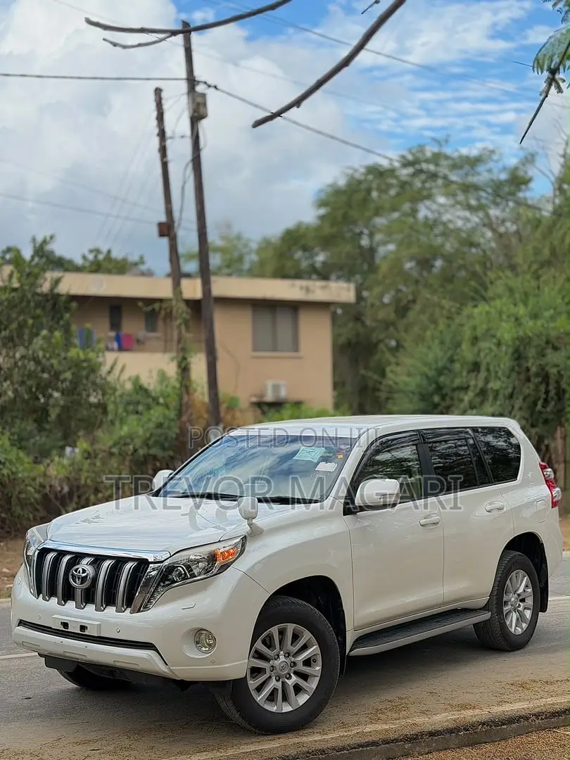 Toyota Land Cruiser Prado 2016 White