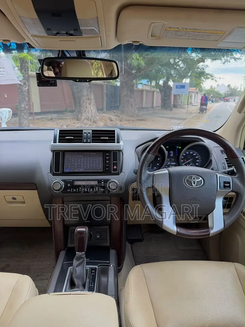 Toyota Land Cruiser Prado 2016 White