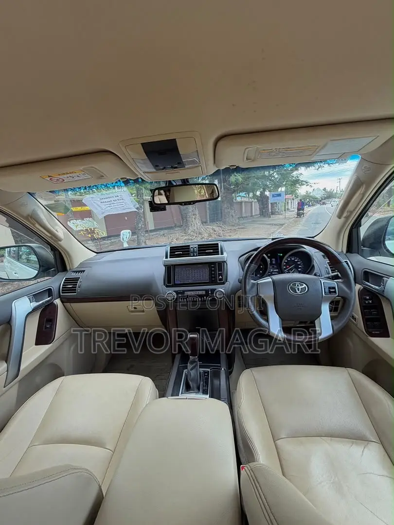 Toyota Land Cruiser Prado 2016 White