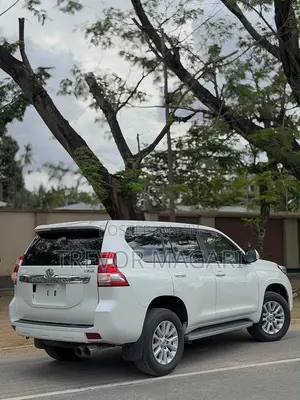 Toyota Land Cruiser Prado 2016 White