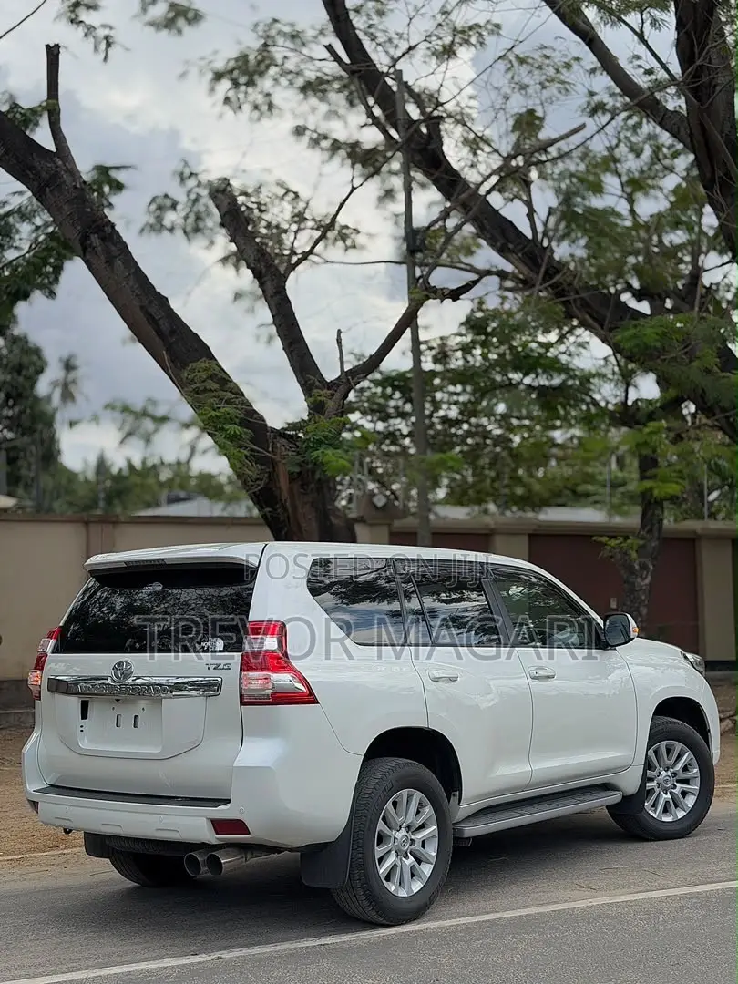 Toyota Land Cruiser Prado 2016 White