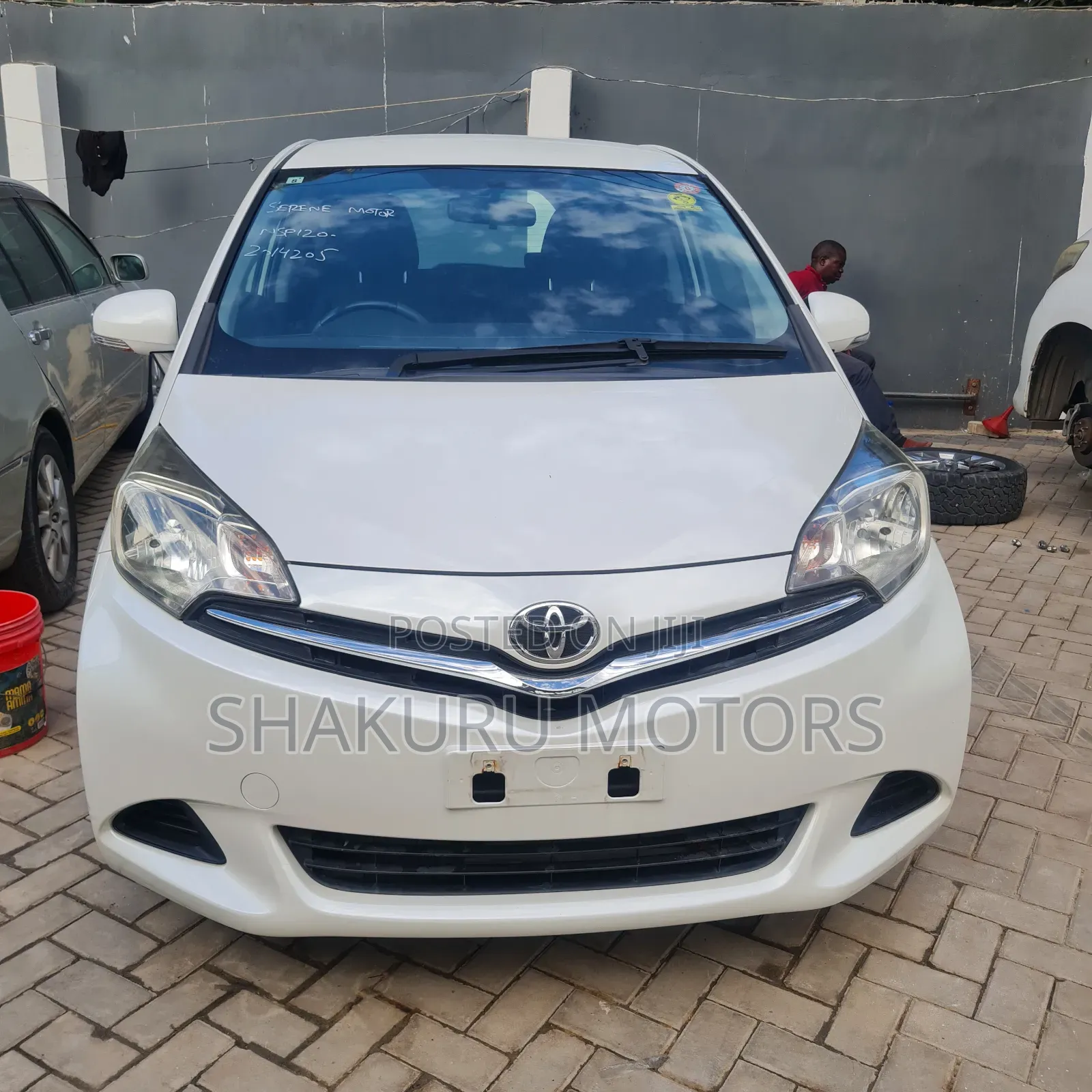Toyota Ractis 2011 White