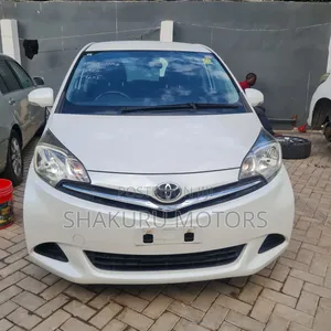 Toyota Ractis 2011 White