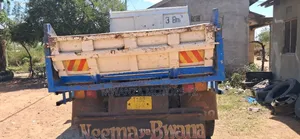 Fusso Tipper White