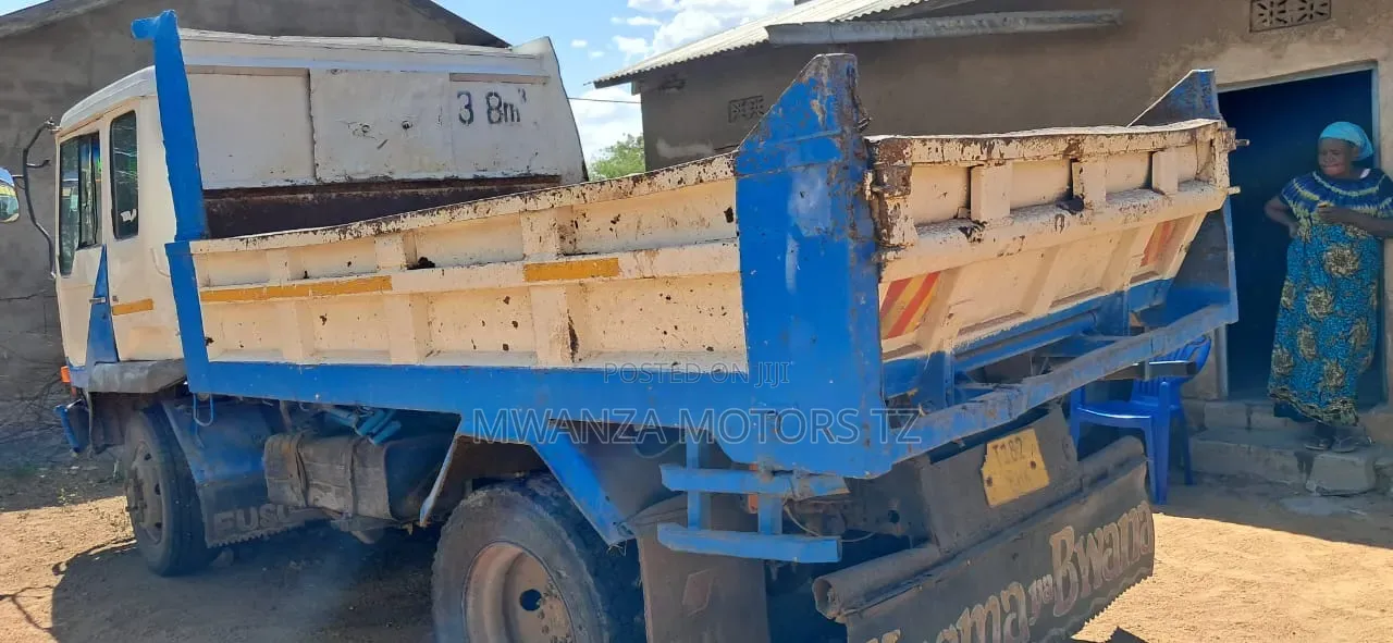 Fusso Tipper White