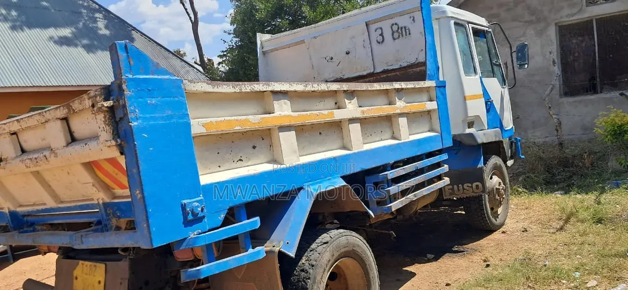Fusso Tipper White