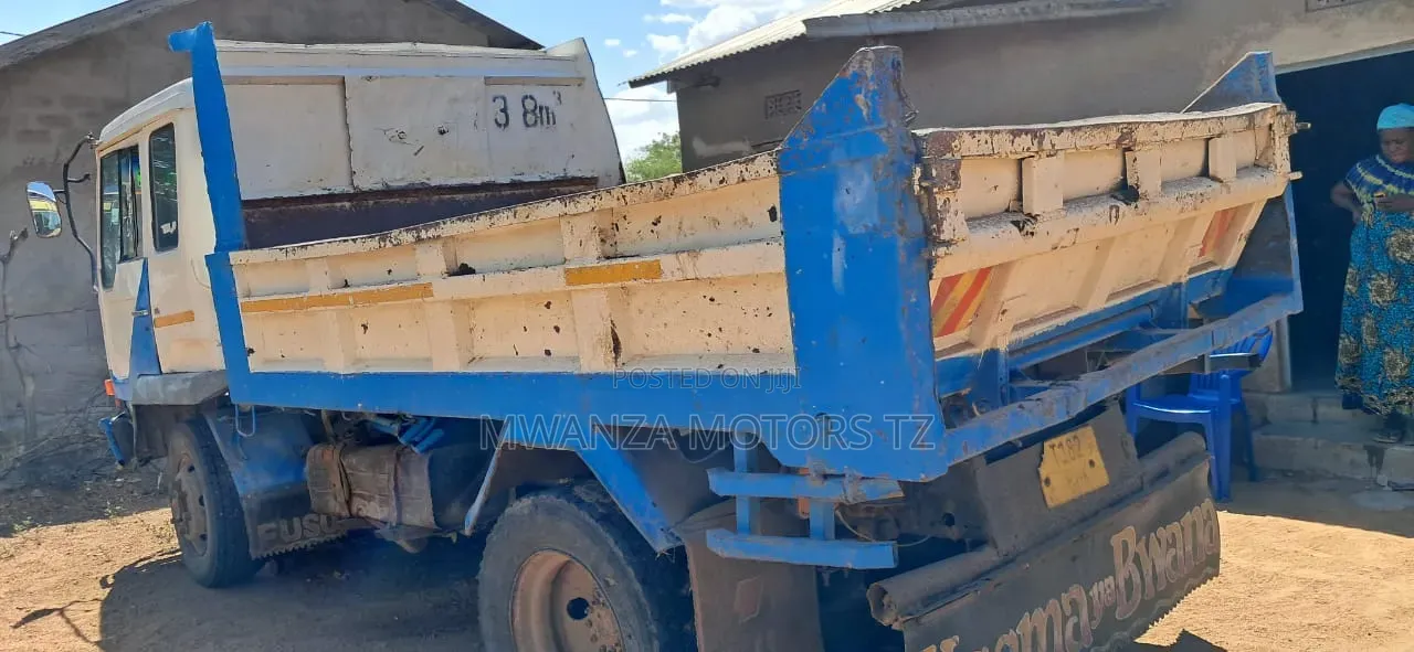 Fusso Tipper White