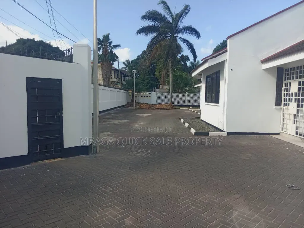 4bdrm House in Mikocheni for rent