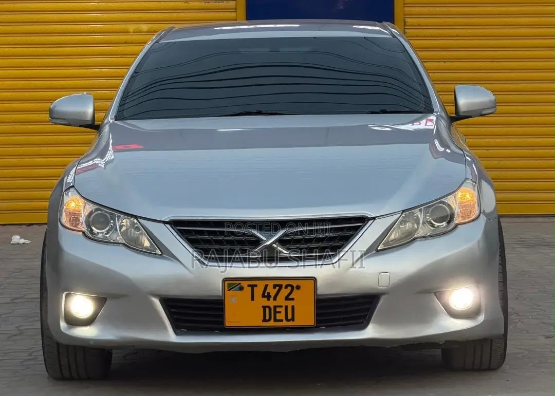 Toyota Mark X 2.5 AWD 2012 Silver