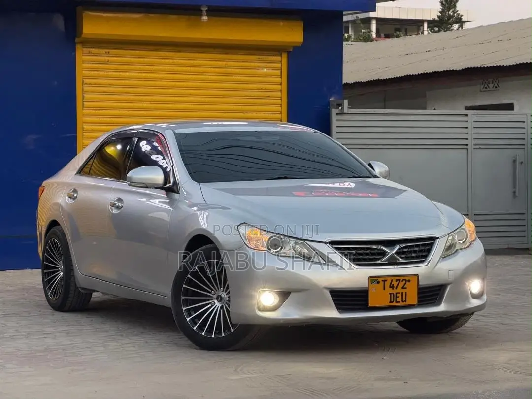 Toyota Mark X 2.5 AWD 2012 Silver