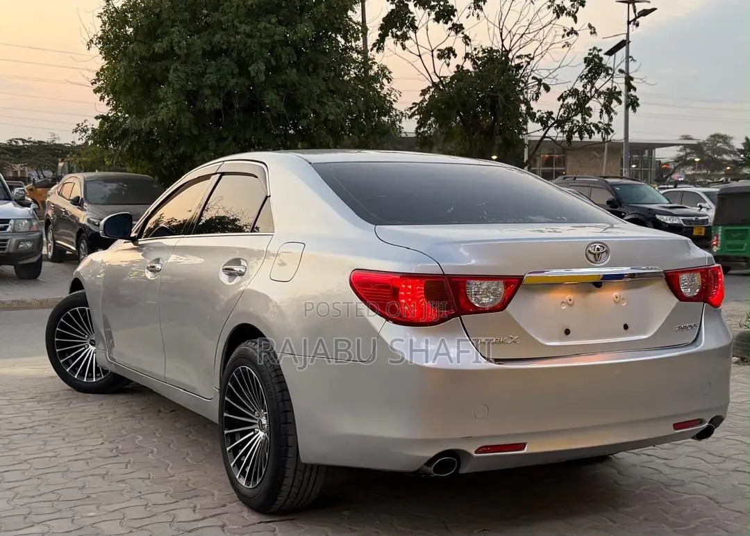 Toyota Mark X 2.5 AWD 2012 Silver