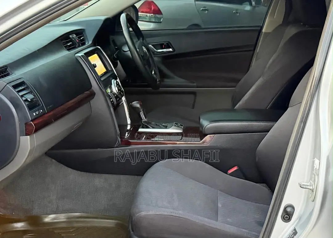 Toyota Mark X 2.5 AWD 2012 Silver