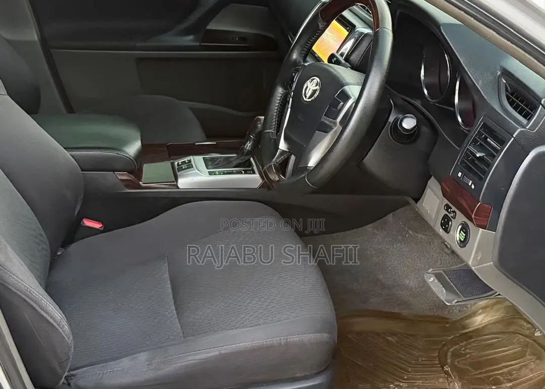 Toyota Mark X 2.5 AWD 2012 Silver