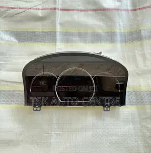 Toyota Crown Dashboard Cluster