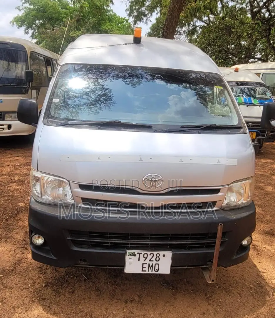 Toyota Grand HiAce 2002 Gray