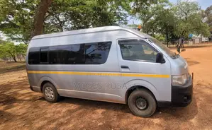 Toyota Grand HiAce 2002 Gray