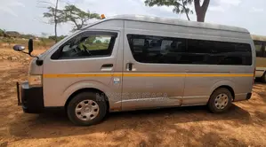 Toyota Grand HiAce 2002 Gray