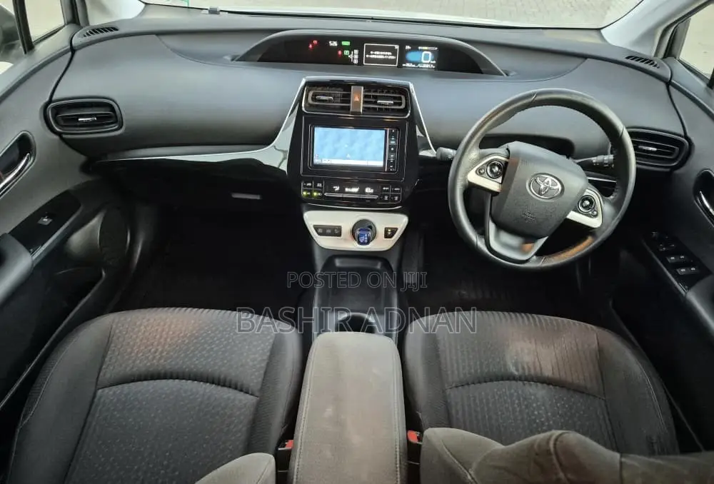 Toyota Prius 2017 White
