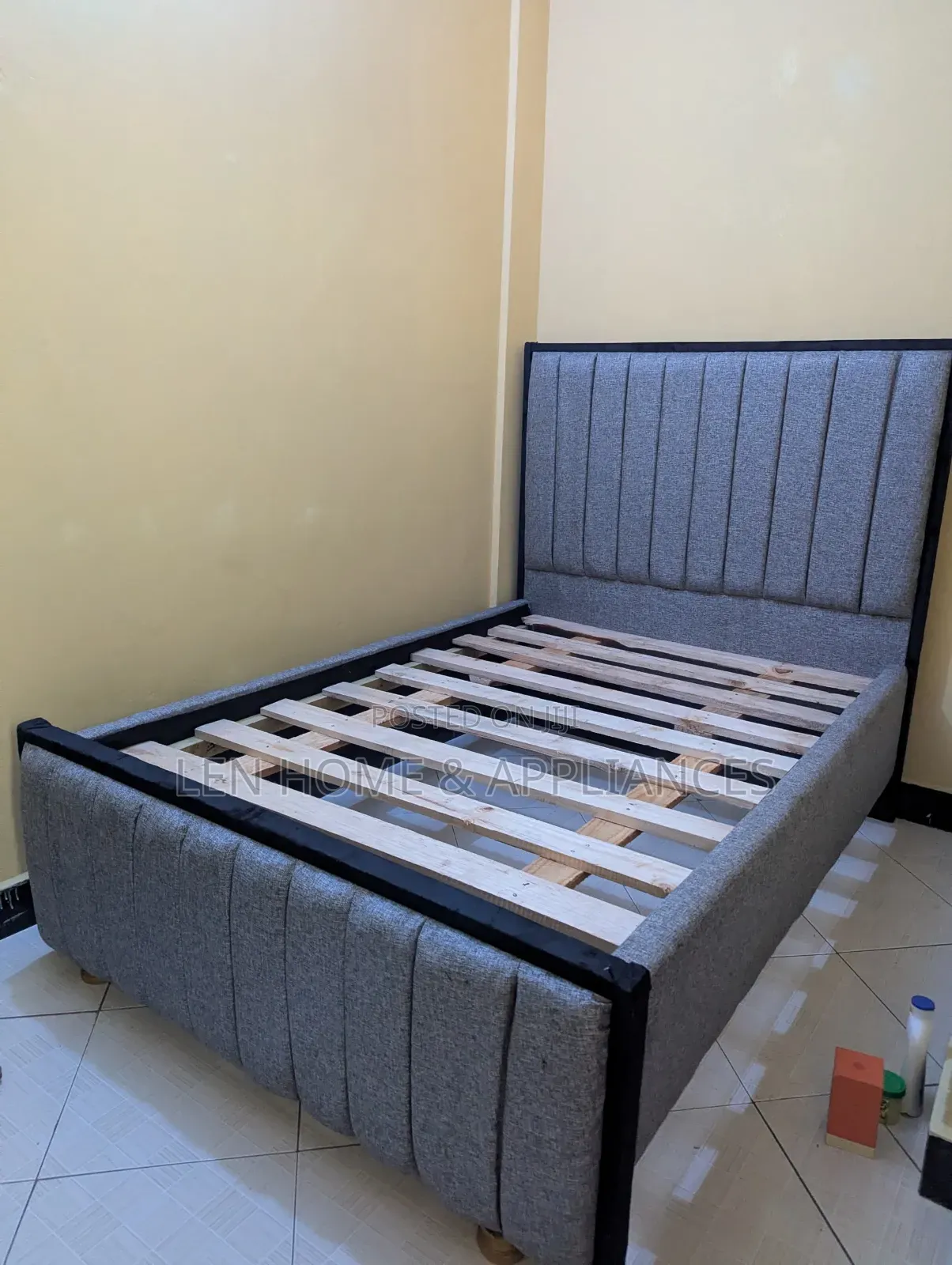 Sofa Bed 4/6 High Quality Karibu Sana Color Gray and Brown