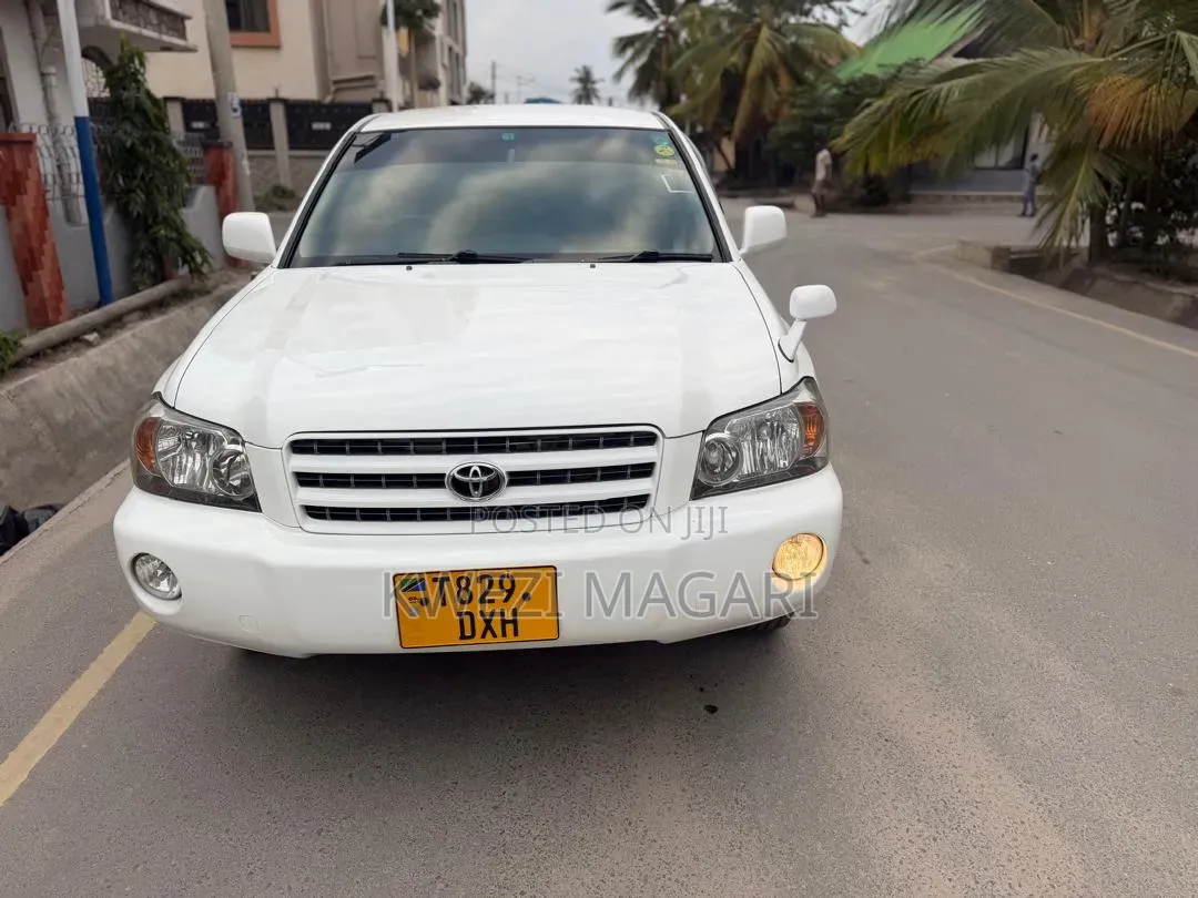 Toyota Kluger 2003 White