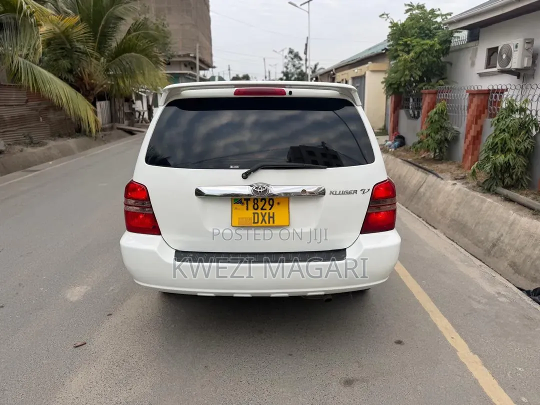 Toyota Kluger 2003 White