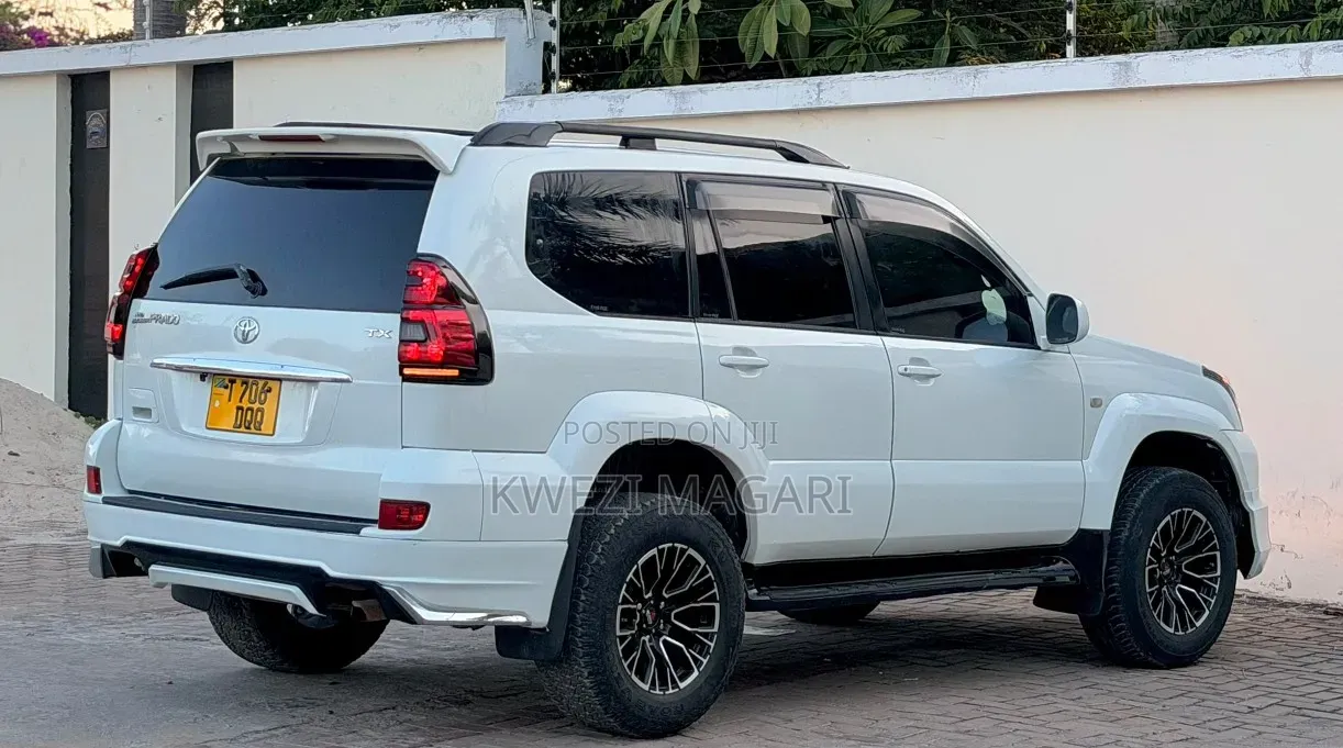Toyota Land Cruiser Prado 2007 White