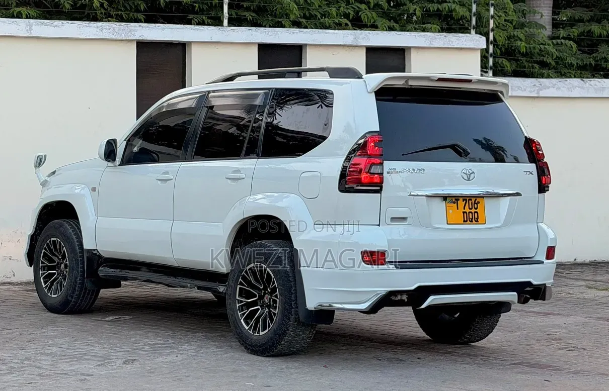 Toyota Land Cruiser Prado 2007 White