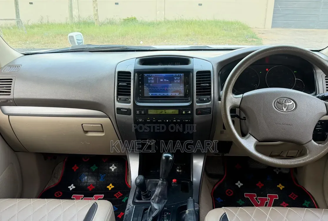 Toyota Land Cruiser Prado 2007 White