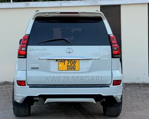 Toyota Land Cruiser Prado 2007 White