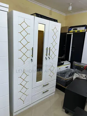 Kabati La Nguo Milango Mitatu Color White and Gold