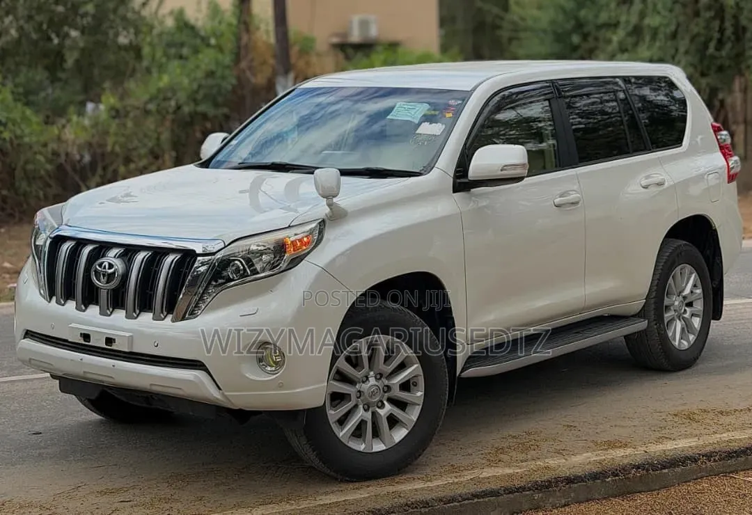 Toyota Land Cruiser Prado 2016 Off white