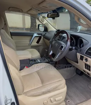 Toyota Land Cruiser Prado 2016 Off white