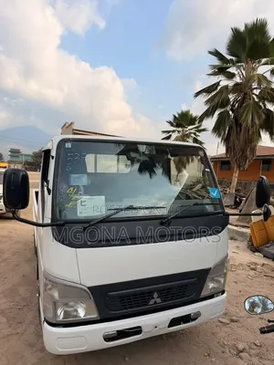 Mitsubishi Canter 1999 White