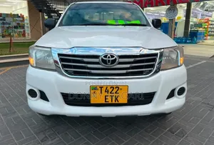 Toyota Hilux 2012 White