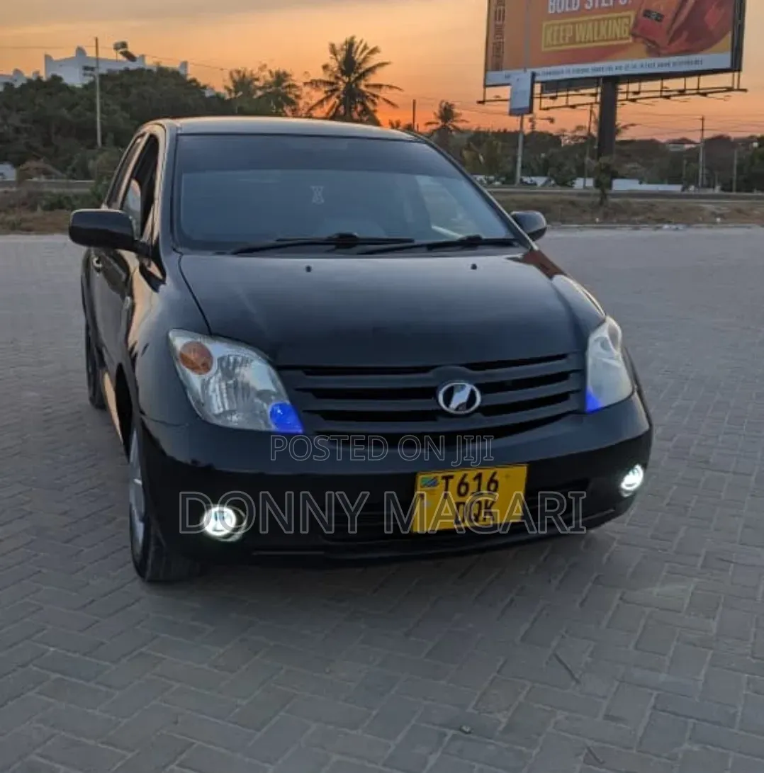 Toyota IST 2006 Black