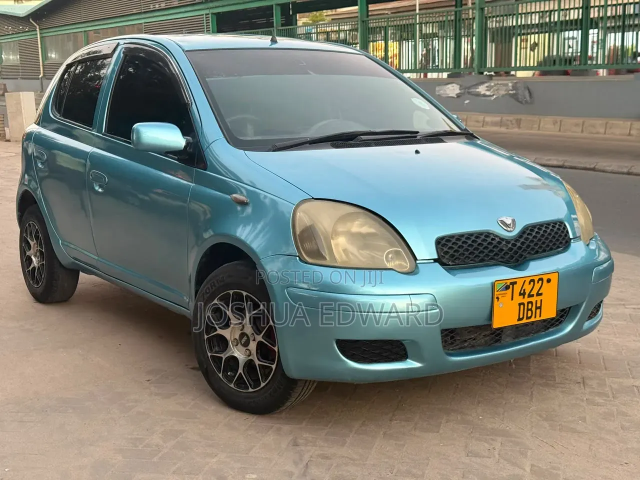Toyota Vitz 2004 Blue
